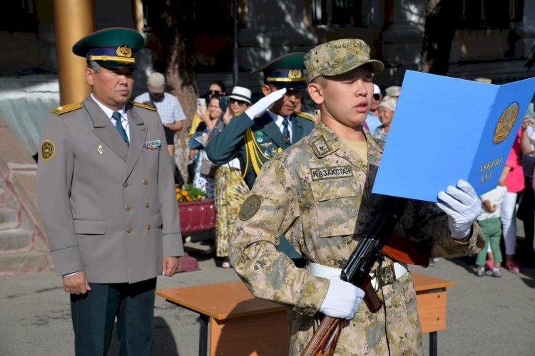 Өз елінде ант қабылдады