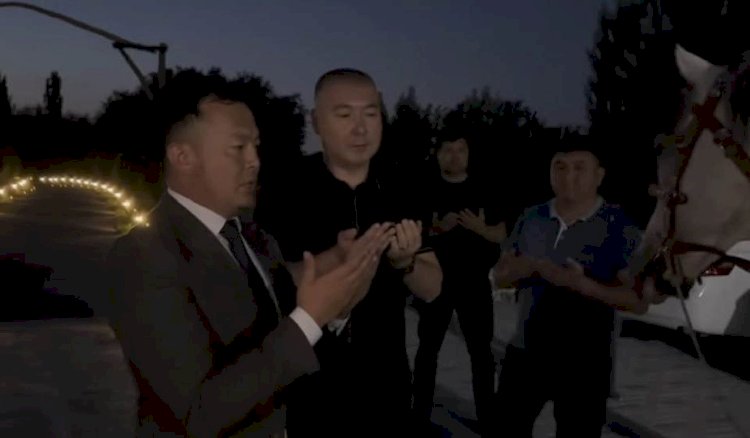 Тіленіп ат сұрамаса...