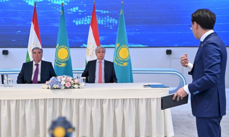 Қасым-Жомарт Тоқаев пен Эмомали Рахмон Цифрлық үкімет кеңсесіне барды
