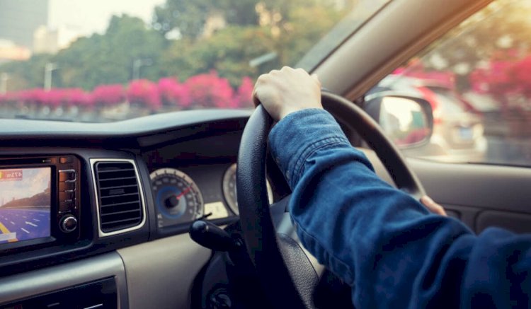 Еліміз оң рульді көліктерді әкелуге тыйым салмақ