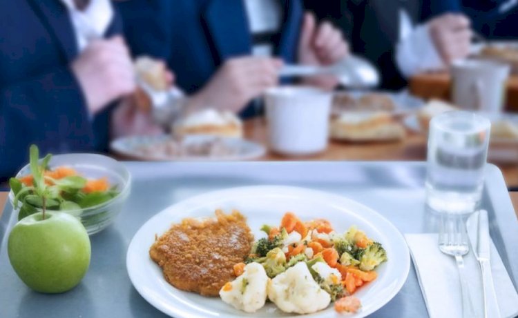 Бастауыш сынып оқушыларының бәрі тегін тамақтанады