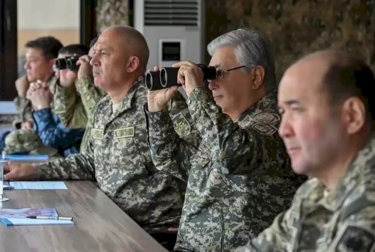 Президент «Батыл тойтарыс-2023» әскери оқу-жаттығу жиынын тамашалады