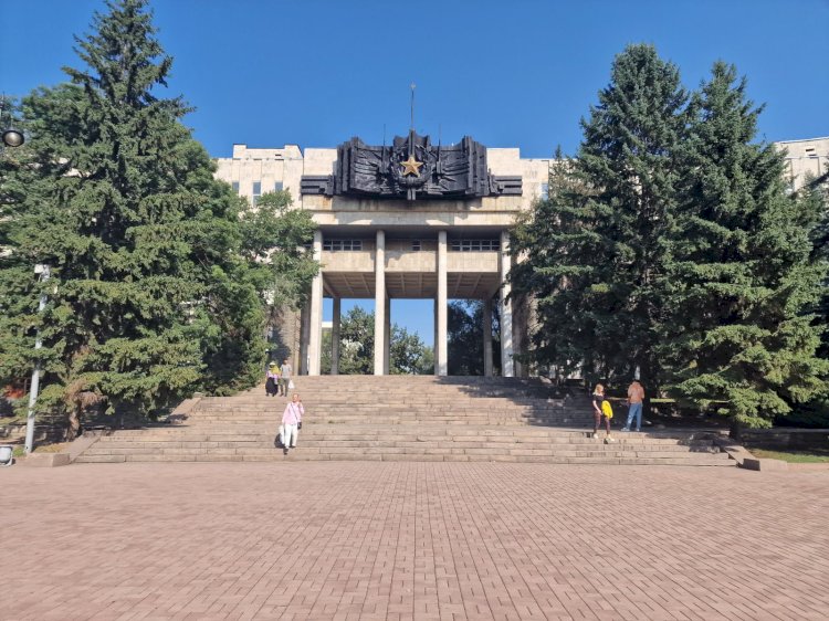 Алматыда Офицерлер үйінің жанындағы жөндеу жұмыстары аяқталды