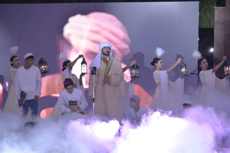 ҚазҰУ-да «Білім шырағы» жағылды