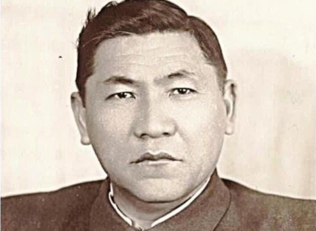 Бiр өзi бiр академияның жұмысын атқарған