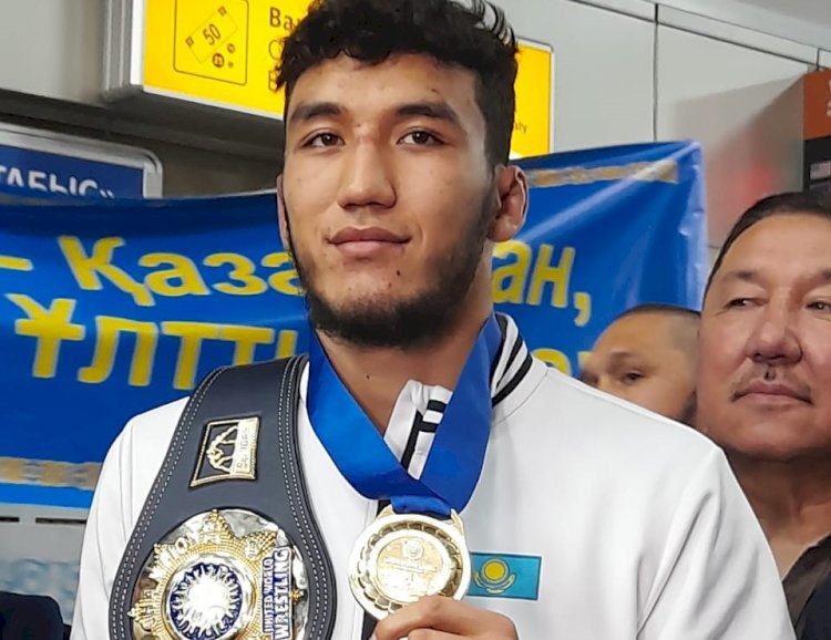 Еркін күрестен Қазақстан тарихындағы тұңғыш әлем чемпионы елге оралды