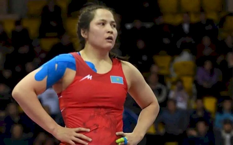 Жәмилә  қолаға қол жеткізді