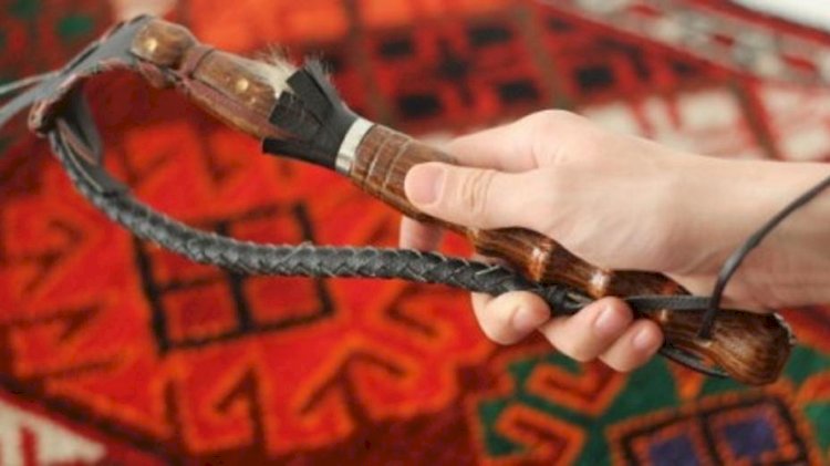 Бас басына би болмақ