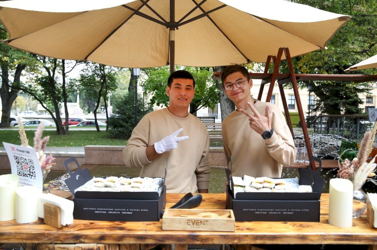«Өзіміз отырып шай ішейікші»...