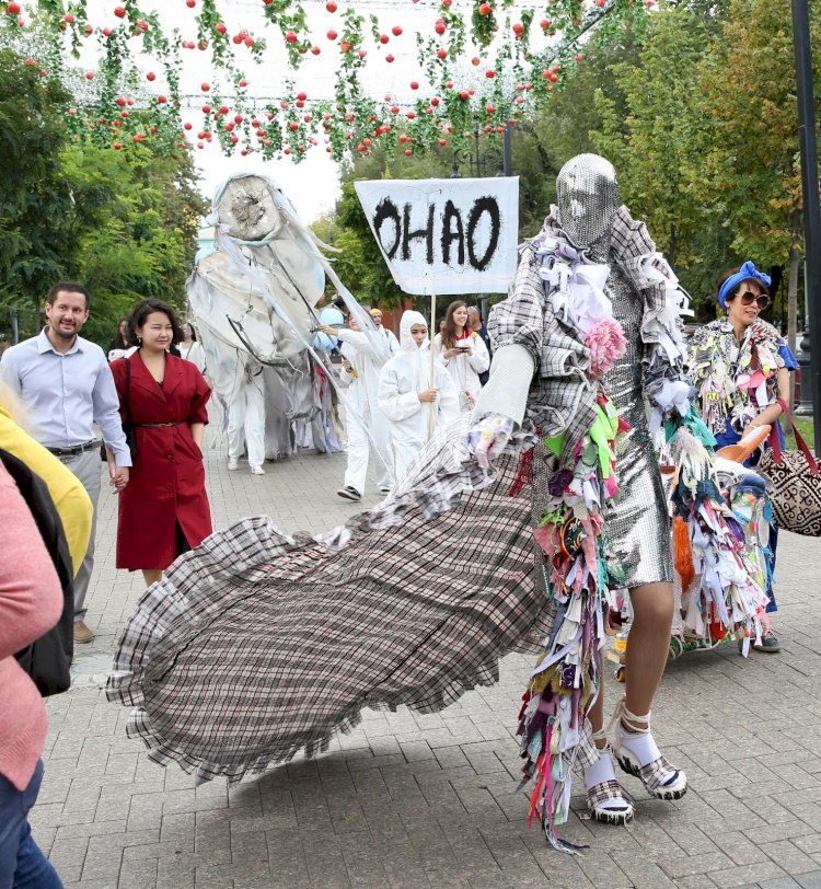 Жексенбіде Арбат қоқысқа толып кетті