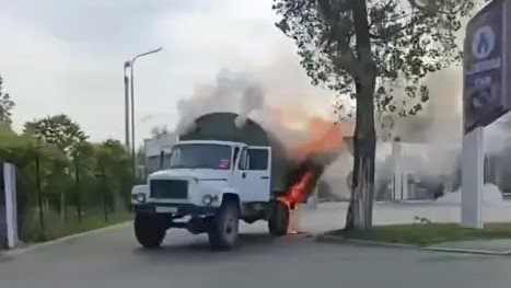 Алматыда жанар-жағармай тиеген жүк көлігі өртенді