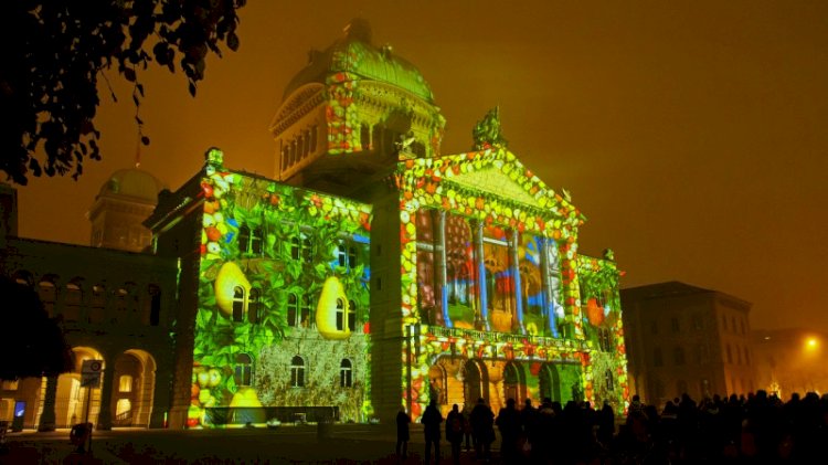 Жарық фестивалі өтіп жатыр