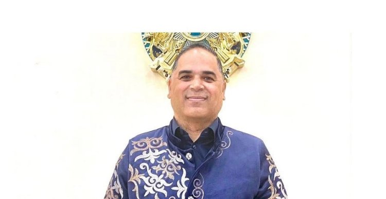 Қазақтың тілін әрі шығу тегін жатқа білетін америкалық