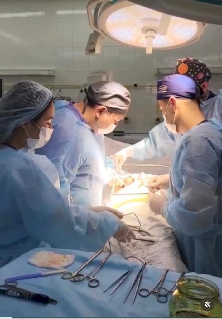 Дәрігерлер  пациенттің  құртқа толы бауырына ота жасады