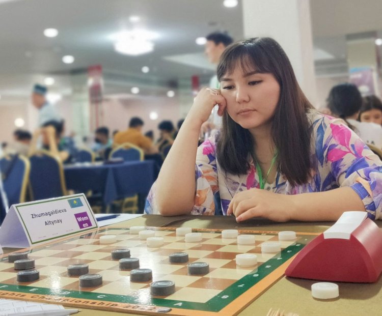 Алтынай Жұмагелдиева дойбыдан халықаралық жарыстың жеңімпазы атанды