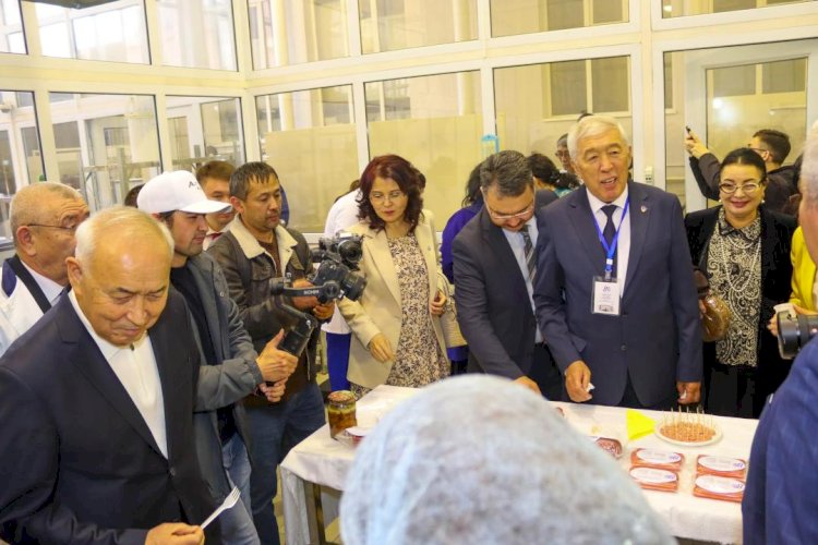 Auezov University-де академик Мұрат Жұрынов атындағы аудитория ашылды