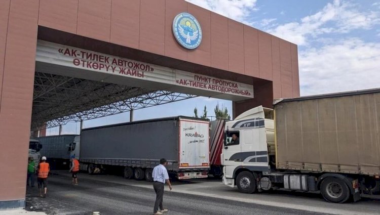 Шекарадағы көлік кептелісі туралы ҰҚК мәлімдеме жасады