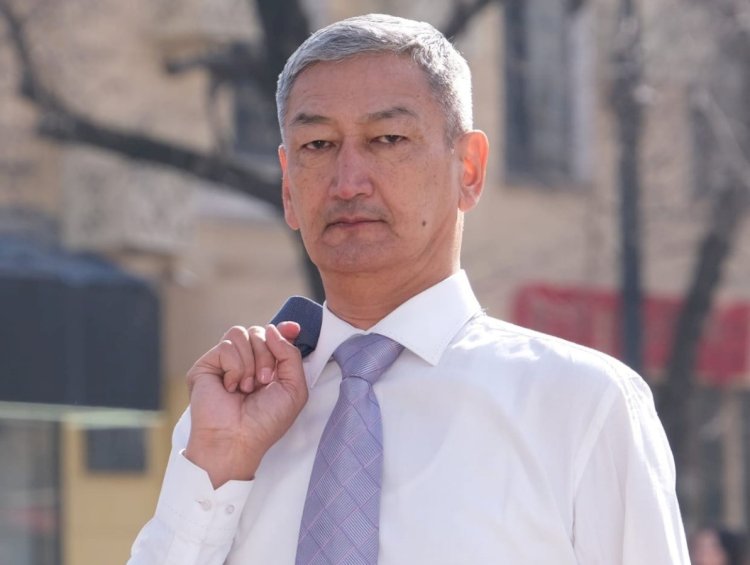 Думан РАМАЗАН,  Қазақстанның еңбек сіңірген қайраткері, халықаралық «Алаш» әдеби сыйлығының лауреаты, жазушы-драматург:     Қазаққа қазақтан басқа ешкімнің жаны ашымайды