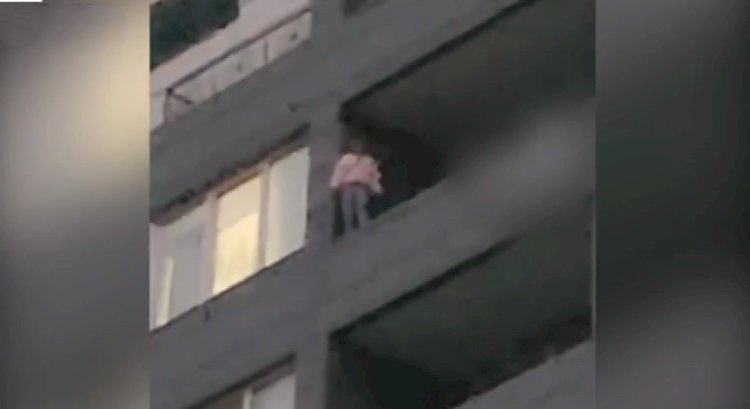 11-қабаттан секірмек болған қызды полицей құтқарды