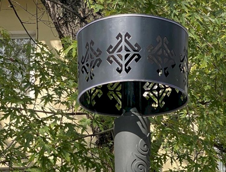 Алматыда вандалға қарсы торшер шамдар орнатылды