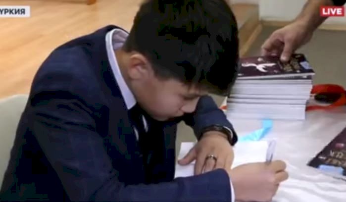 Түркияда қазақ оқушысының ертегі кітабы таныстырылды