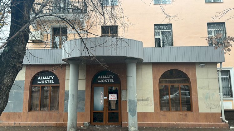 Тоқаев хостелде қаза тапқандардың туыстарына көңіл айтты