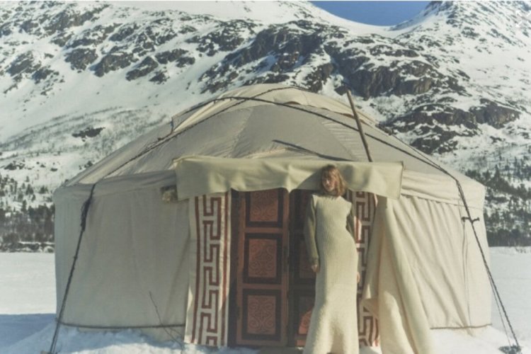 Қырғыздар мен қазақтар киіз үйге таласып жатыр