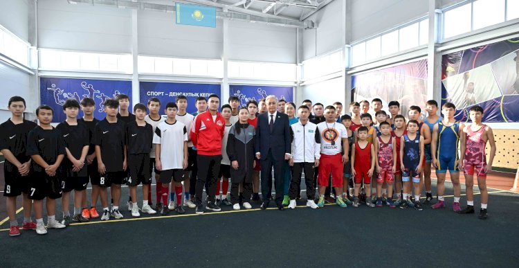 Президент Мәртөк ауданындағы Саржансай cпорт кешеніне барды