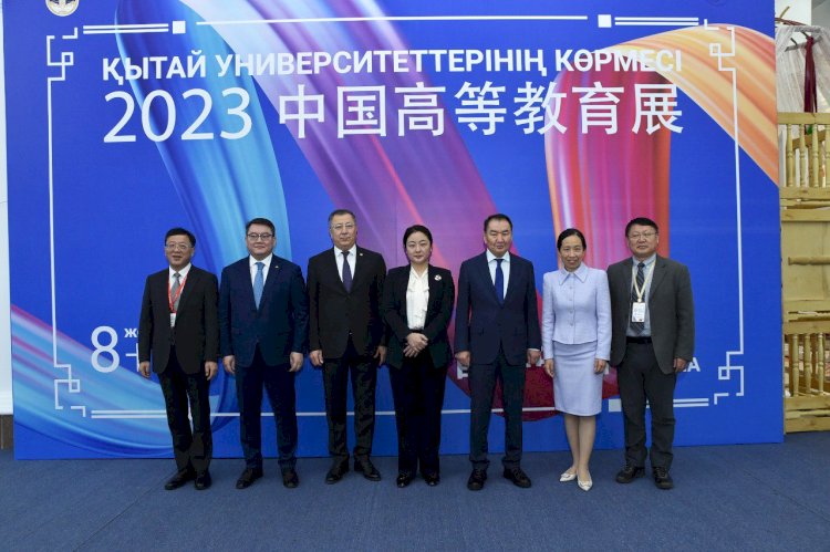 ҚазҰУ-да Қытайдың университеттерінің білім бағдарламасын таныстырды