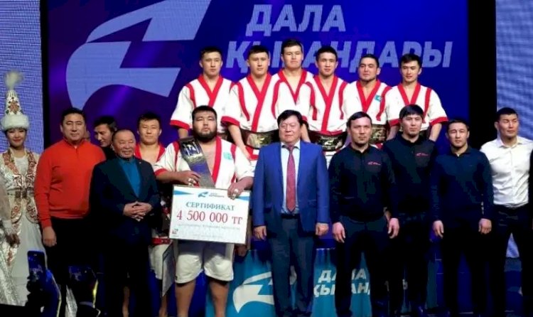 Сегіз балуан 4,5 млн теңгеден алды