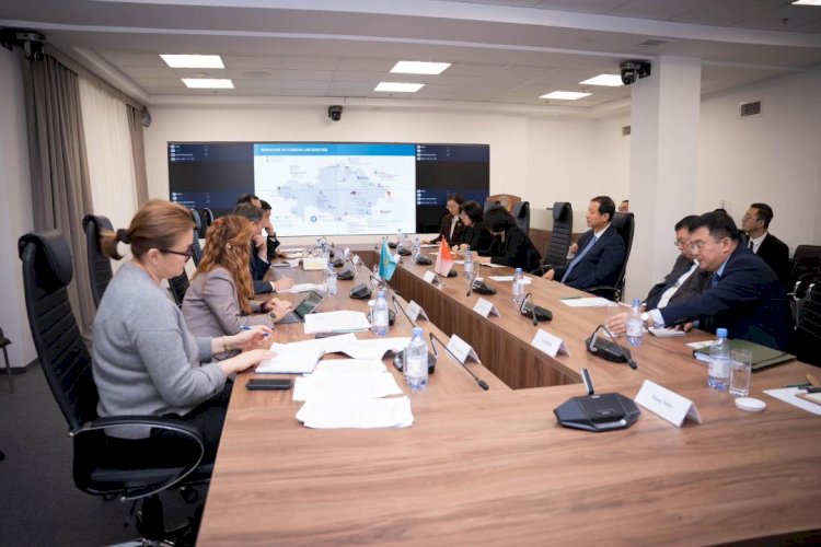 Қазақстан мен Қытай ЖОО саласындағы білім гранттарын ұлғайту мәселелерін талқылады