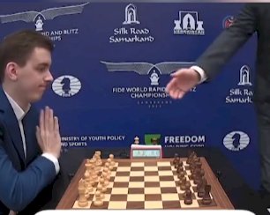 Қолын алмай қойды