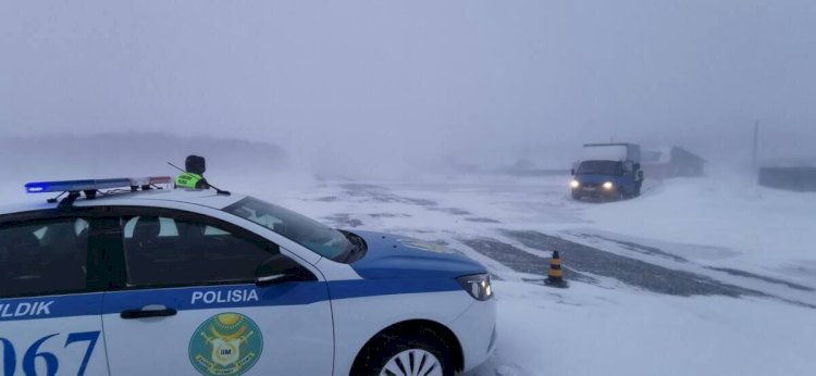 Жаңа жылдың алғашқы күндерінде патрульдік полицейлер 6 мыңнан астам көлікке жол бастап жүрді