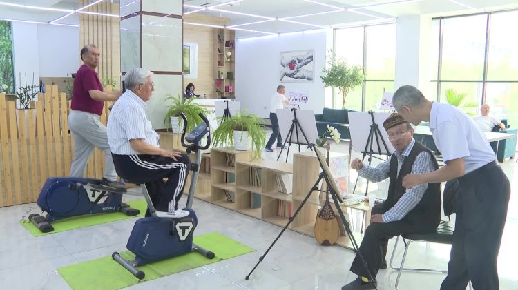 «Белсенді ұзақ өмір сүру орталықтарында» 645 мыңнан астам қартқа қызмет көрсетілді