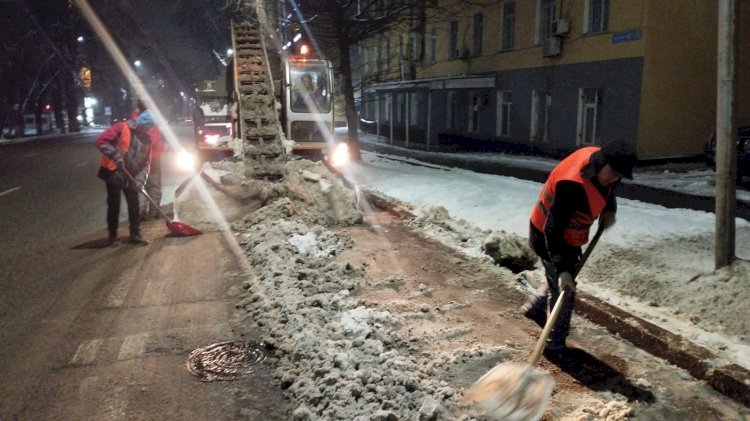 Қалада қар тазалау жұмыстары жүріп жатыр