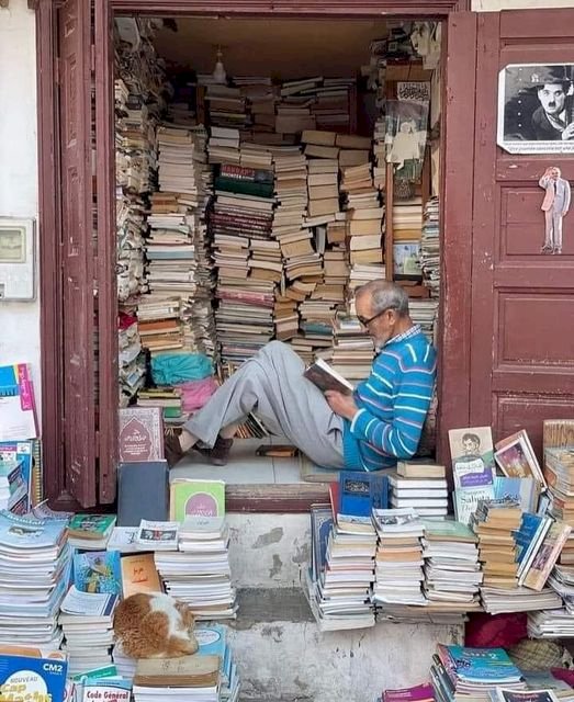 Балалық шағы мен кедейлікке деген кек кітапқұмарлыққа әкелген