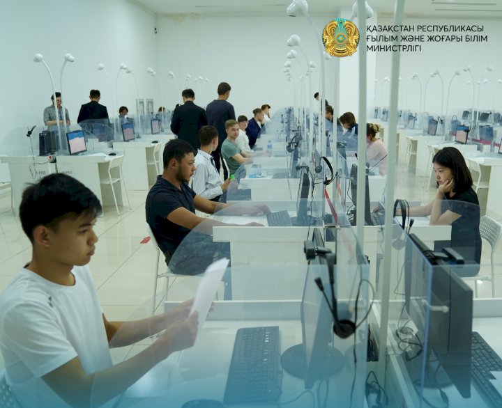 Екі апта ішінде 53 мың талапкер ҰБТ тапсырды