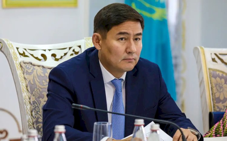 Азамат Есқараев орнында қалды