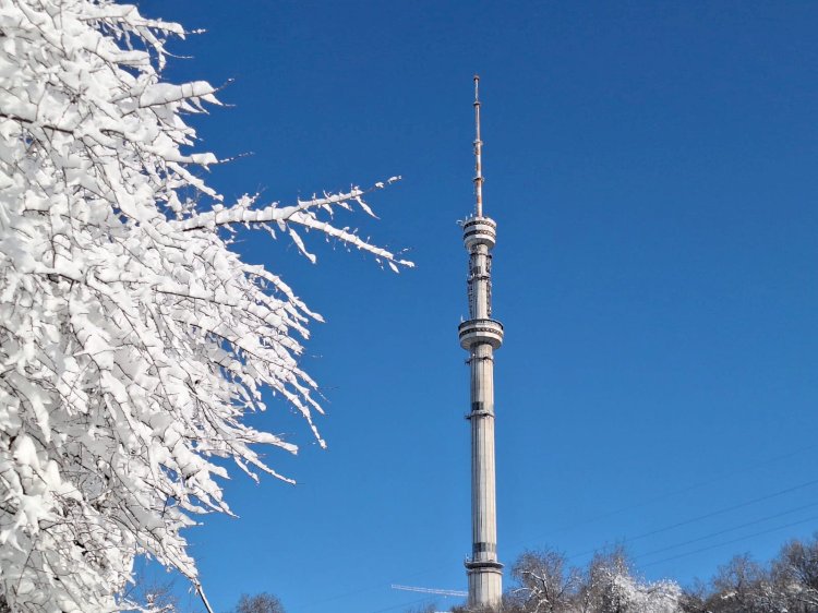 Аяз Алматының ажарын айқындай түсті