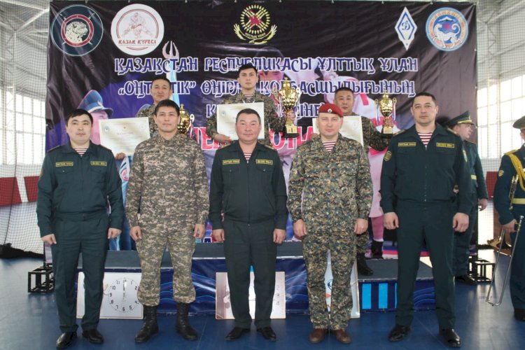 Ұландықтар боз кілемде белдесті