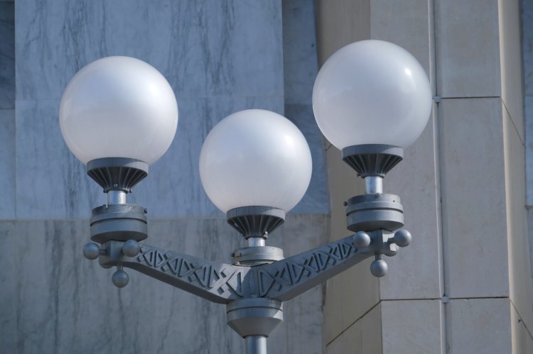 Алматыда шам бағанасындағы 2000-нан астам люк ауыстырылды