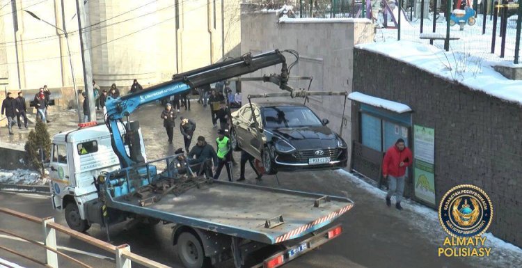 Алматыда көліктерді тұраққа қою ережелерін бұзудың 40-тан астам дерегі анықталды