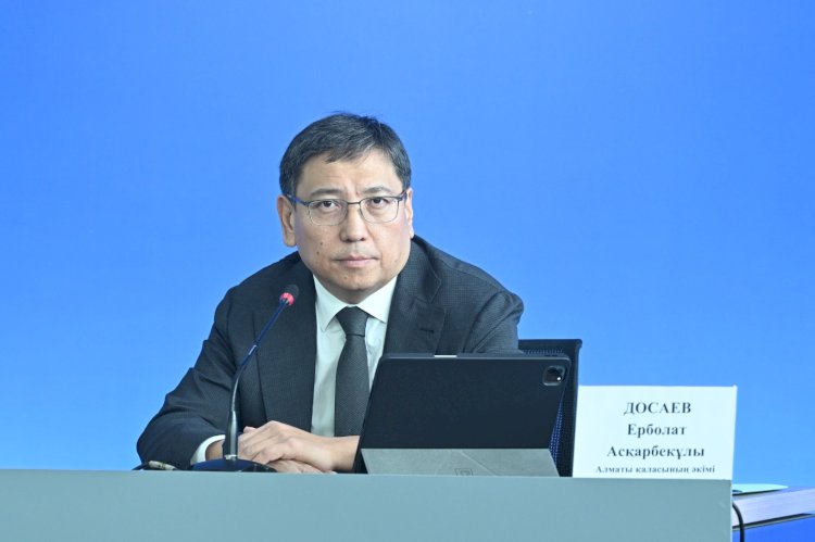 Ерболат Досаев - Алматыда ақылы тұрақ орындарының саны 30 мыңға жетеді