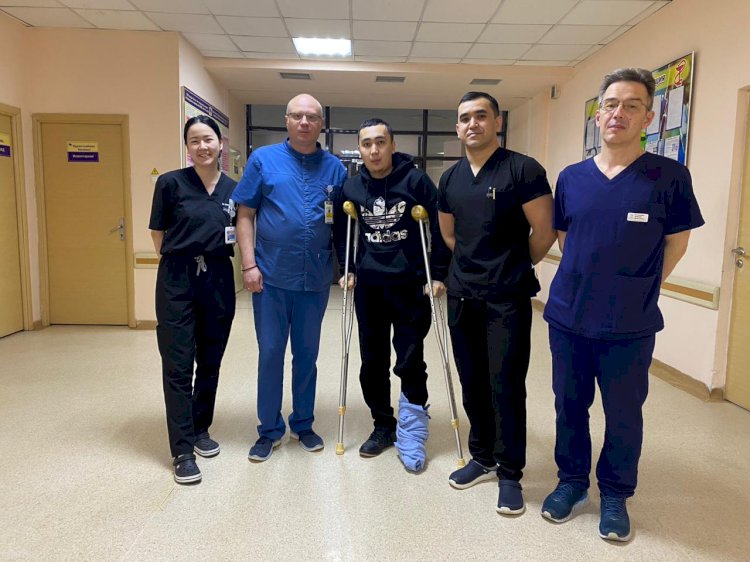 Өрт сөндіру кезінде аяқсыз қала  жаздаған өрт сөндірушіні алматылық дәрігерлер аяққа тұрғызды