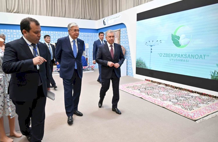 Қасым-Жомарт Тоқаев Шавкат Мирзиёевпен бейресми кездесу өткізді