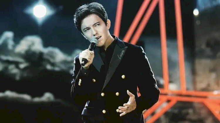 Димаштың костюмі аукционда сатылды