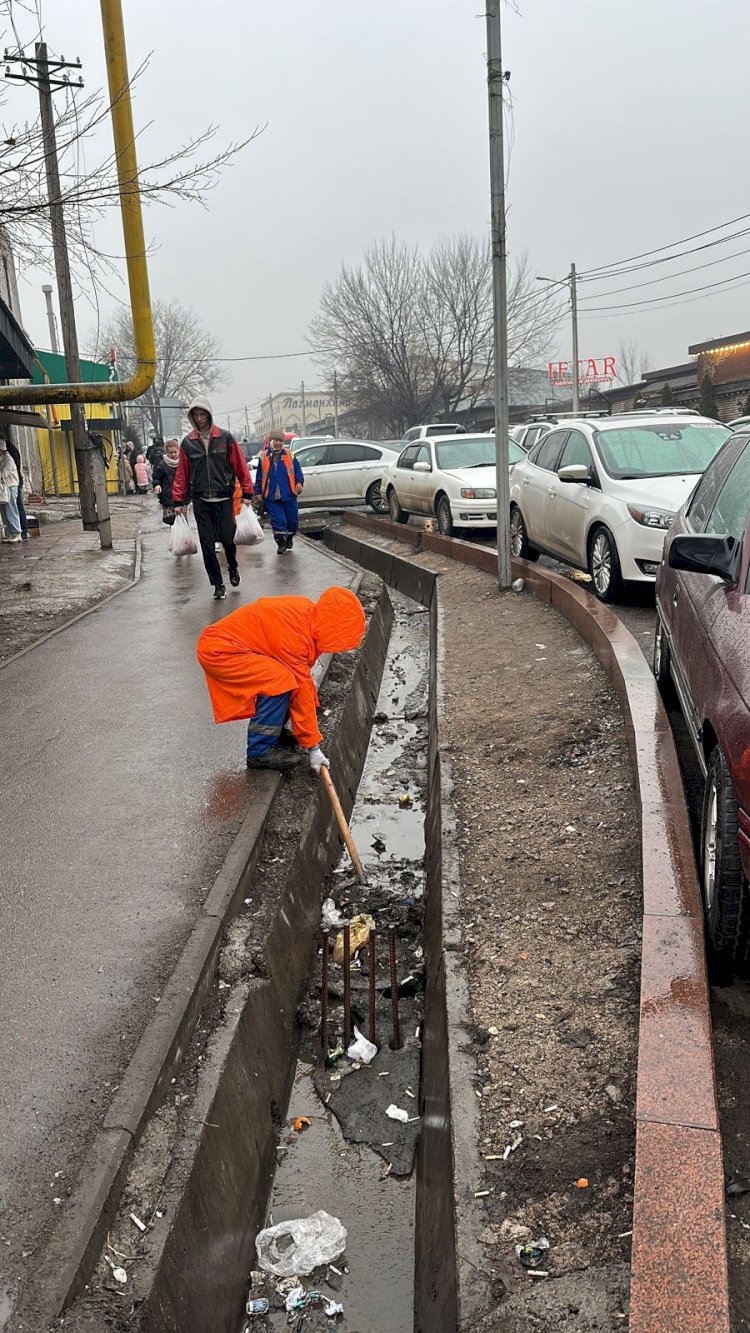 Алматыда жауын - шашын кезінде коммуналдық қызметтердің 52 мобильді бригадасы жұмылдырылады
