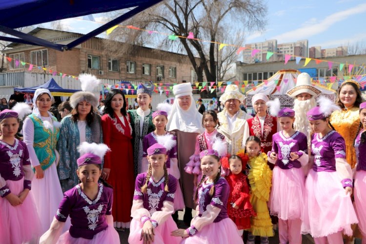 Тіл - достықтың көпірі