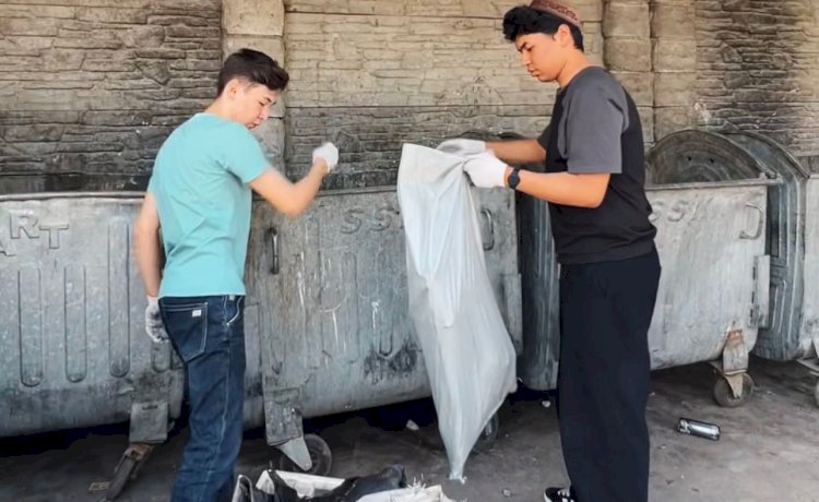 «Өнегелі ұрпақ»: алматылықтар ардагерлердің, жалғызбасты зейнеткерлердің аулаларын көркейтуге көмектесті