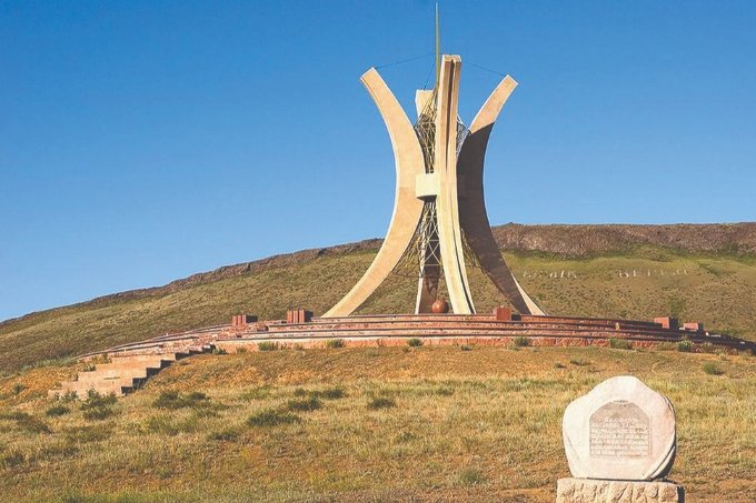 «Екі момын таласса – тентекке жем...»